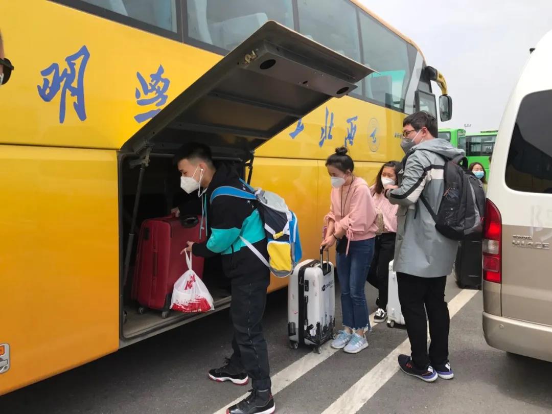 返校第一天 | 初夏的校園 終于等到你！