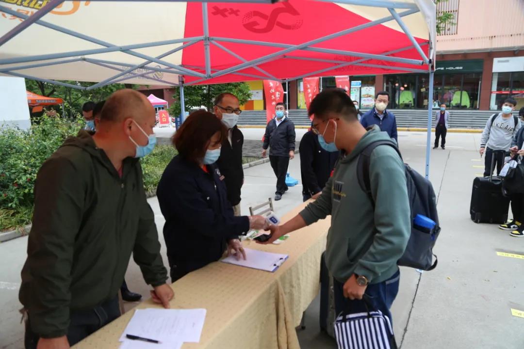 返校第一天 | 初夏的校園 終于等到你！
