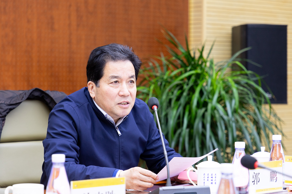 秦農(nóng)銀行行長孟浩帶隊考察明德學(xué)院