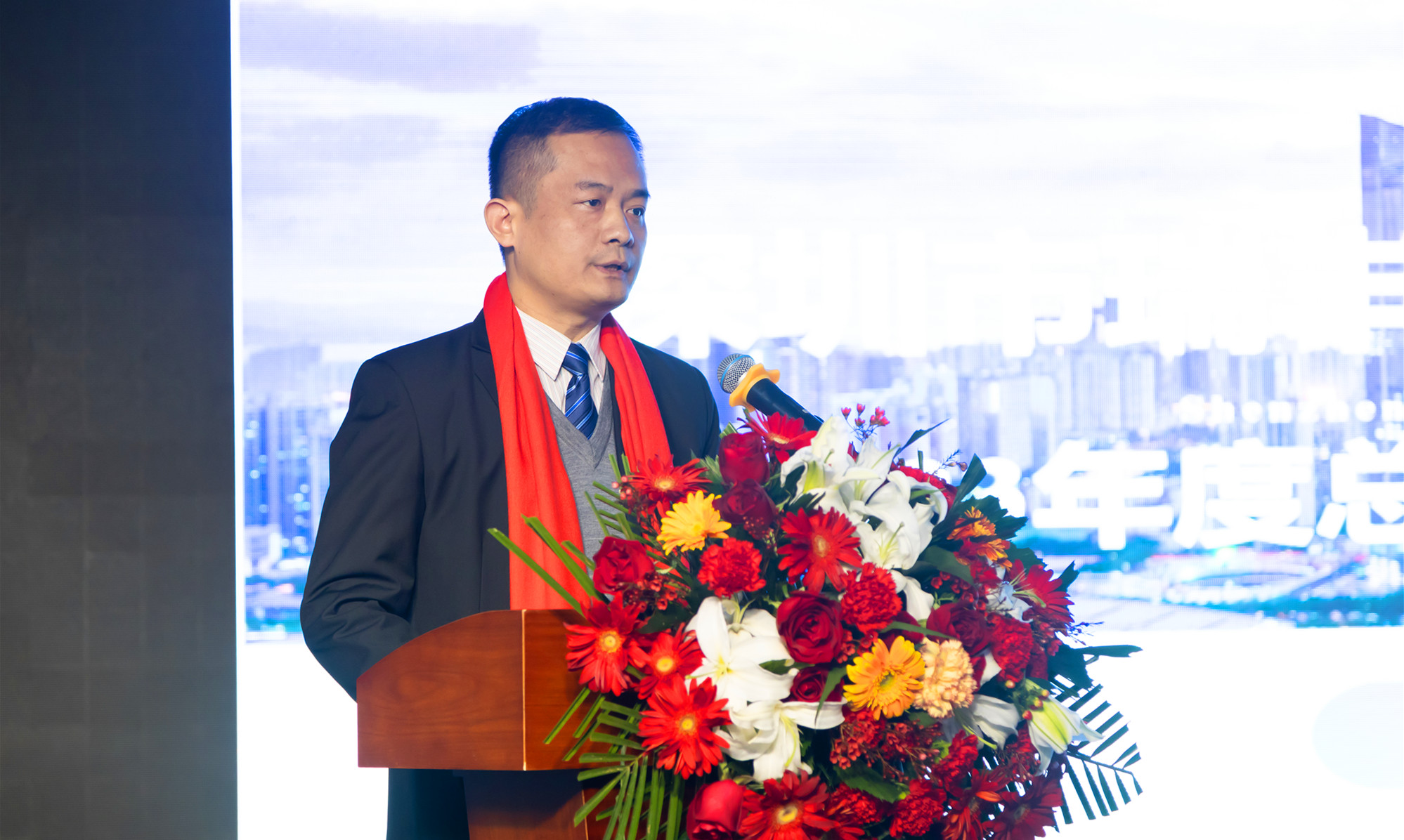 擊鼓催征啟新程，接續(xù)奮斗謀發(fā)展！深圳瑞豐科技集團(tuán)年度工作會(huì)議暨新春團(tuán)拜會(huì)圓滿召開(kāi)