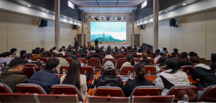 陜文投原董事長王勇等領導嘉賓一行考察西安明德理工學院，并出席瀛湖采風總結會