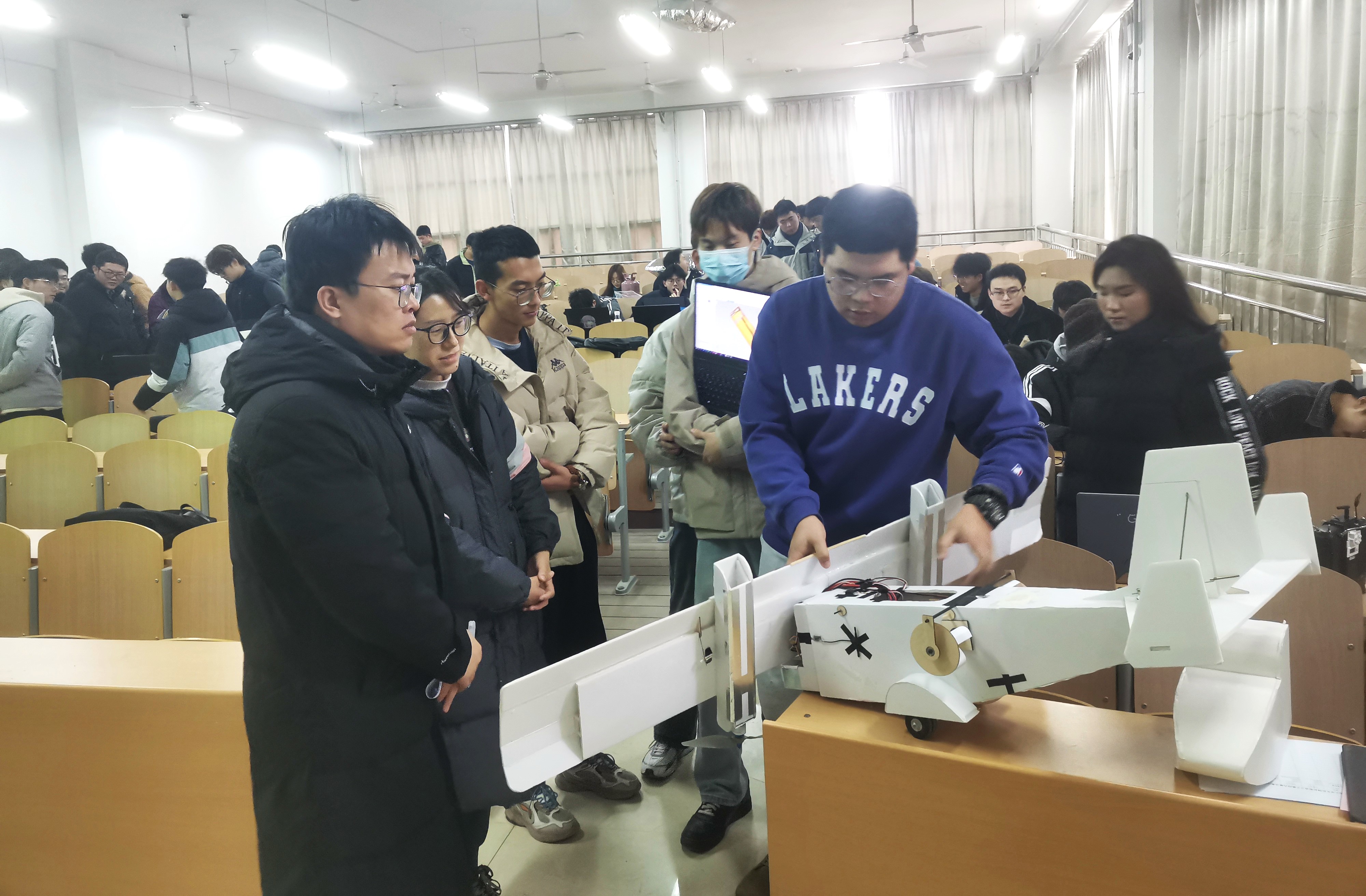 絢爛五月 揚(yáng)帆奮進(jìn)——西安明德理工學(xué)院喜獲佳績(jī) 圓滿(mǎn)召開(kāi)2024年民辦高校圖書(shū)館論壇