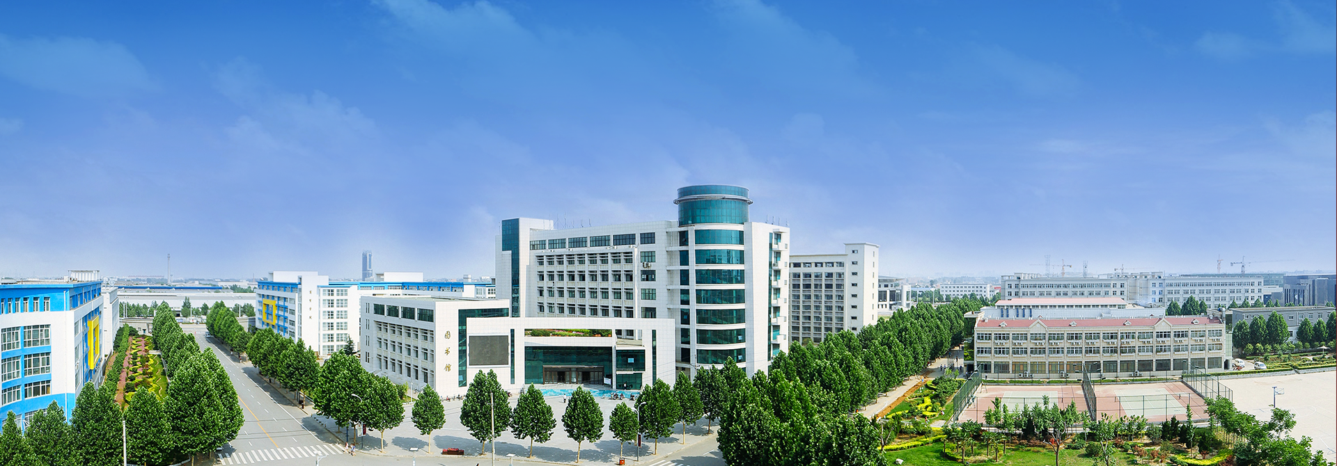 與中國(guó)民辦高校先行者同行 共赴教育高質(zhì)量發(fā)展新未來(lái)——集團(tuán)董事局主席、總裁袁漢源先生率團(tuán)赴黃河科技學(xué)院考察交流