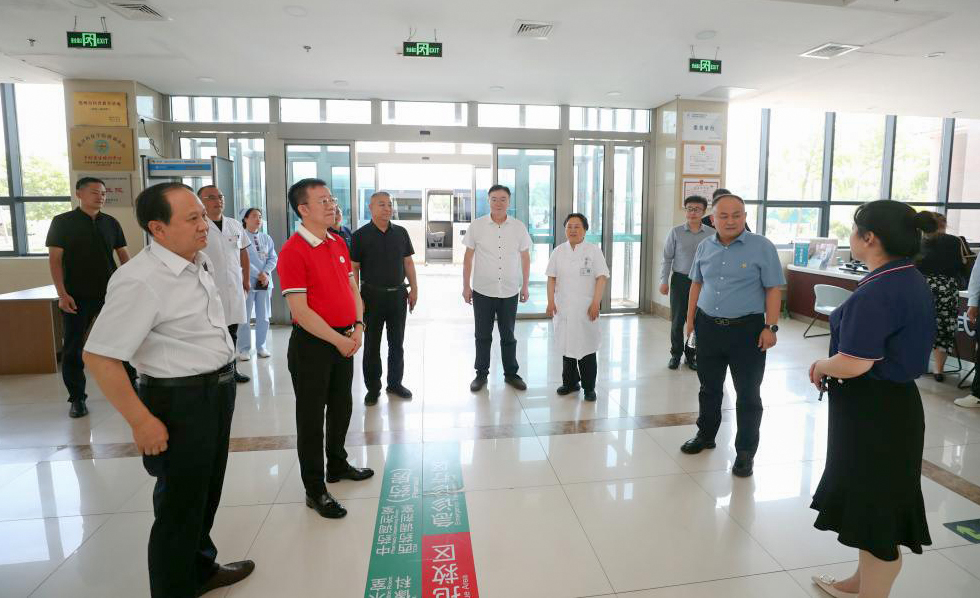 與中國(guó)民辦高校先行者同行 共赴教育高質(zhì)量發(fā)展新未來(lái)——集團(tuán)董事局主席、總裁袁漢源先生率團(tuán)赴黃河科技學(xué)院考察交流