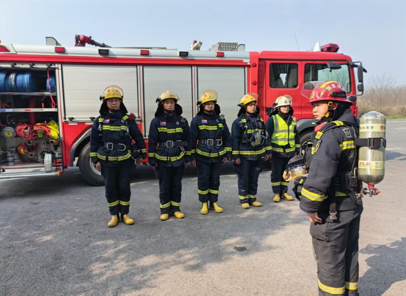 多項措施有效并舉 用實際行動切實筑牢企業(yè)安全生產防線 金葉科教集團深入開展2024年安全管理專項行動之煙配產業(yè)篇 多項措施有效并舉 用實際行動切實筑牢企業(yè)安全生產防線 金葉科教集團深入開展2024年安全管理專項行動之煙配產業(yè)篇