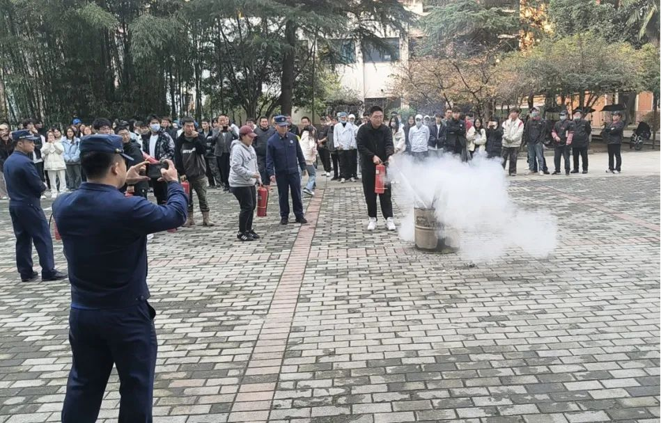 夯實(shí)安全管理基礎(chǔ) 提高全員安全意識(shí) 筑牢安全生產(chǎn)防線 金葉科教集團(tuán)深入開展2024年安全管理專項(xiàng)行動(dòng)之教育事業(yè)篇 夯實(shí)安全管理基礎(chǔ) 提高全員安全意識(shí) 筑牢安全生產(chǎn)防線 金葉科教集團(tuán)深入開展2024年安全管理專項(xiàng)行動(dòng)之教育事業(yè)篇