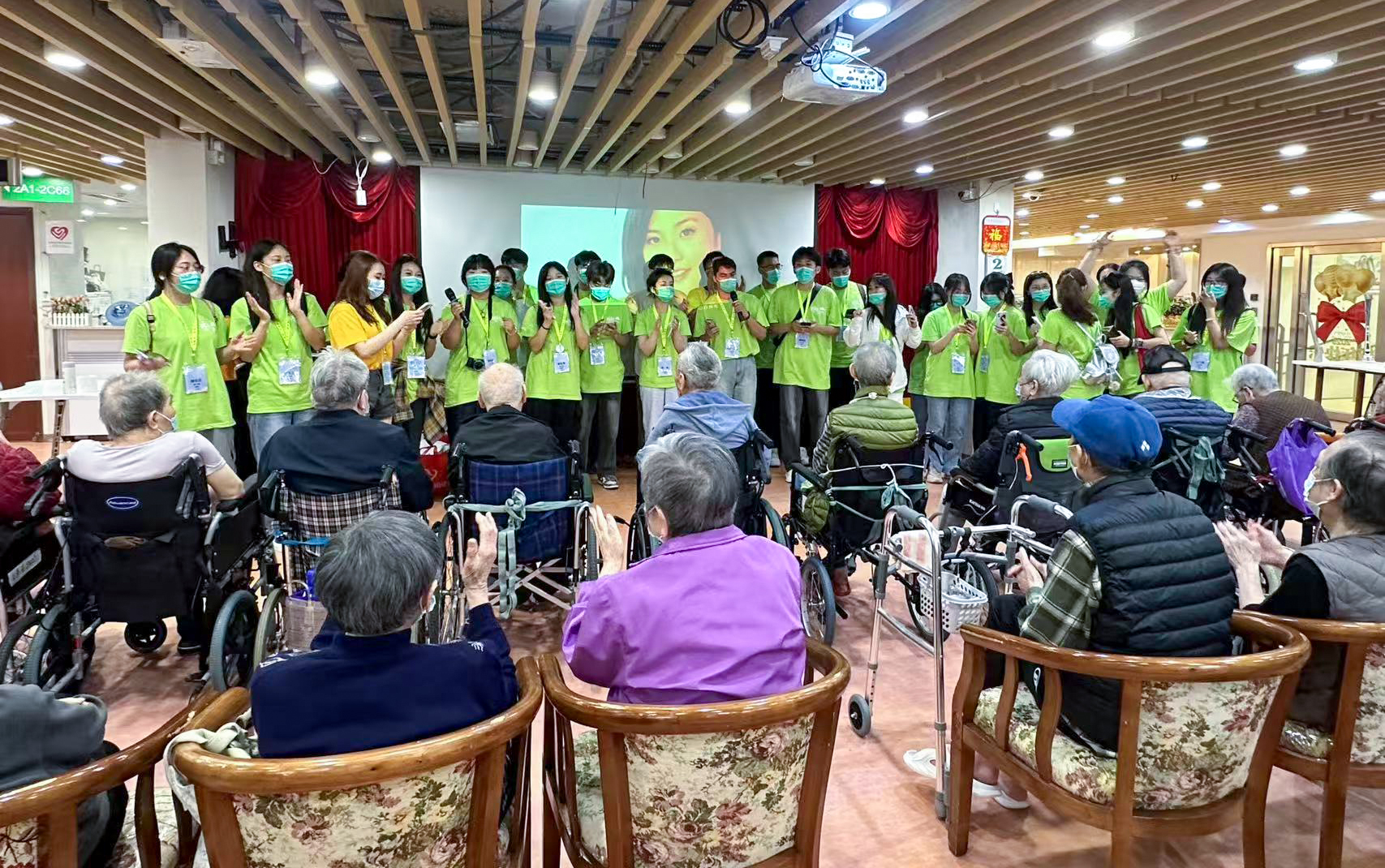 以青春之光 筑家國夢想 集團兩校師生代表赴香港參加2025青年夢想家交流營活動