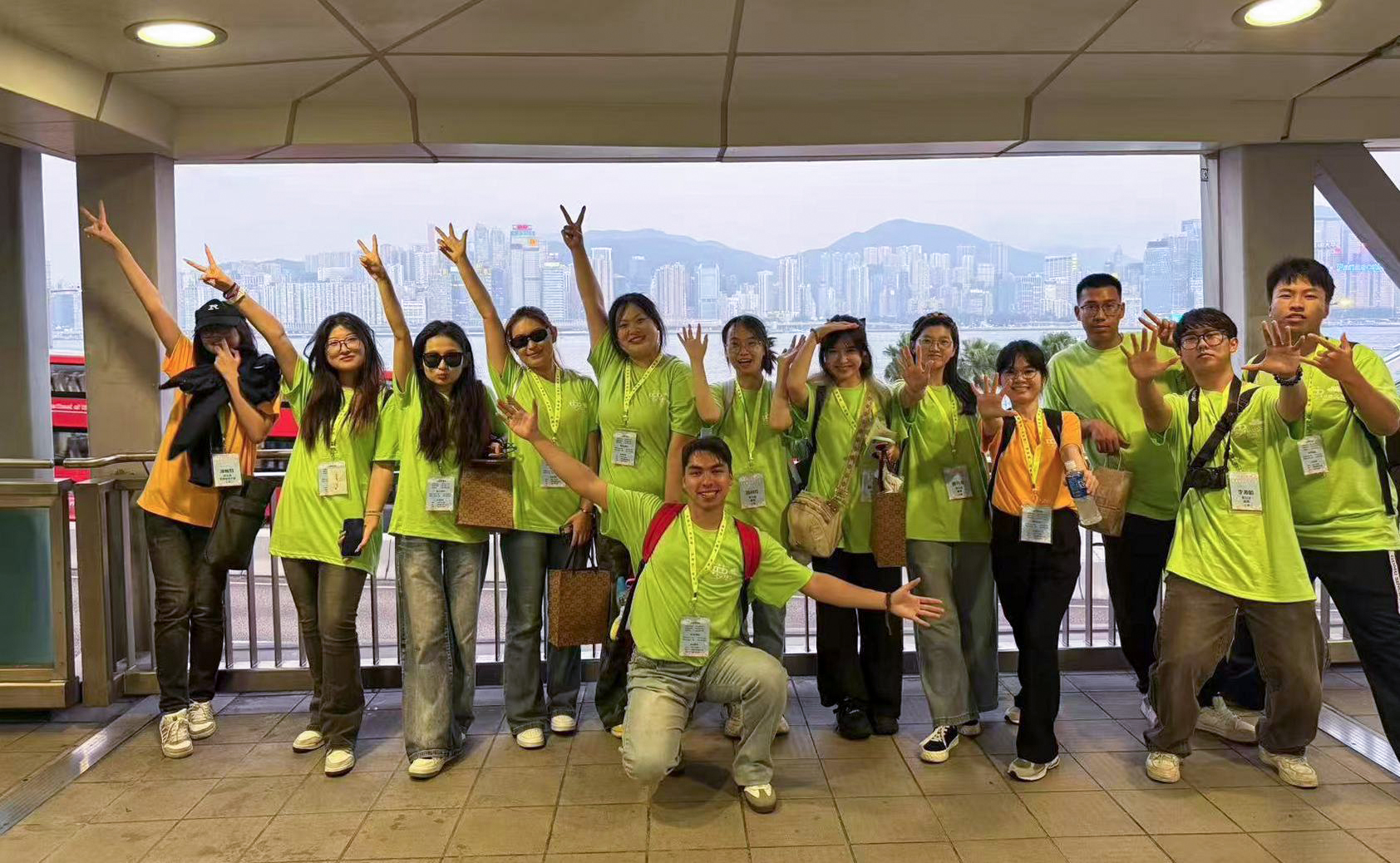 以青春之光 筑家國夢想 集團兩校師生代表赴香港參加2025青年夢想家交流營活動